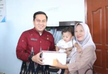 Tekan Angka Stunting, Lurah Sungailais Romison: Pemberian Paket Stunting Ini Langkah Nyata Lindungi Anak Bangsa