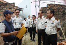 Kepala Kanwil Ditjenpas Sumsel Erwedi Supriyatno Bersama UPT Pemasyarakatan Kota Palembang Tinjau Progres Bedah Rumah