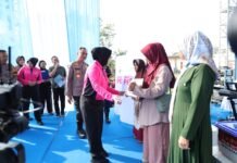 Sentuhan Kasih Bhayangkari Warnai Bakti Sosial dan Kesehatan Hari
