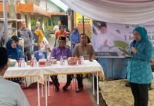 Didampingi Plt Camat Plaju, Ketua TP PKK Kota Palembang Resmikan Program Bedah Rumah